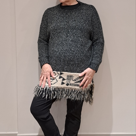 Sweater - Picture 1 of 5